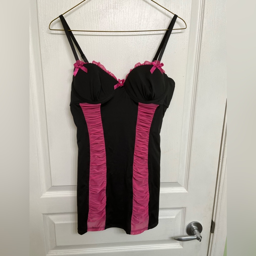 Flora’s Follies Pink/Black Ruched Underwire Moulded Cups Chemise Size Small